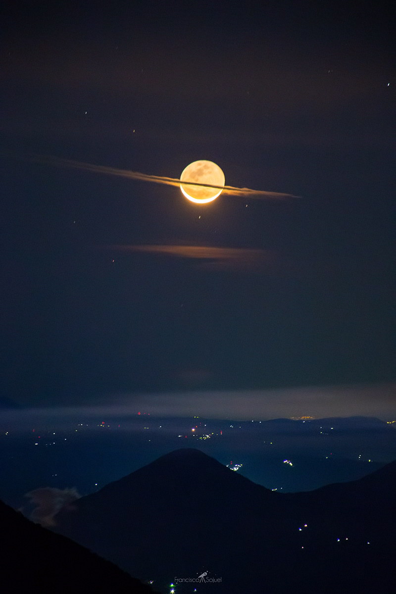 Luna-vestida-de-saturno